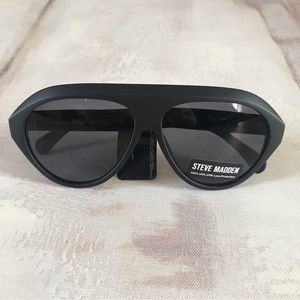 Steve Madden Black Aviator Sunglasses